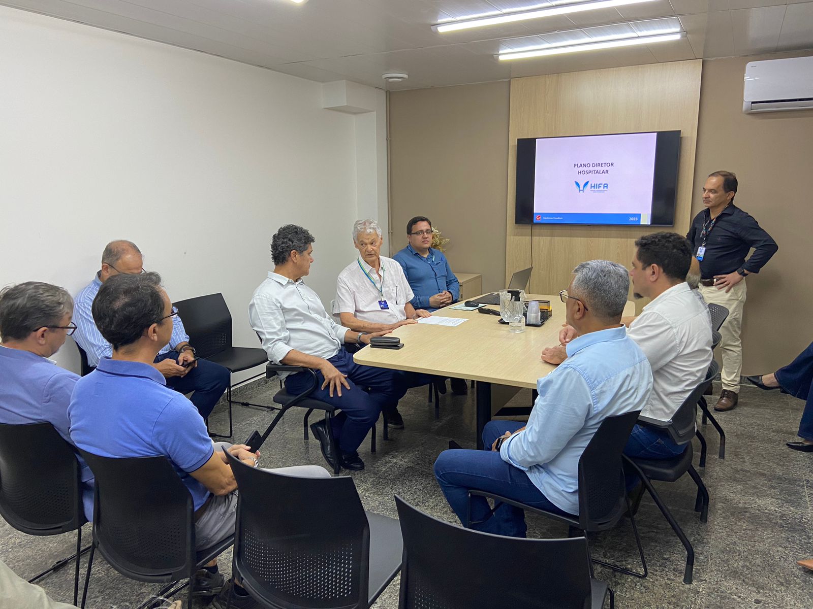 Reunião de apresentação complexo hospitalar